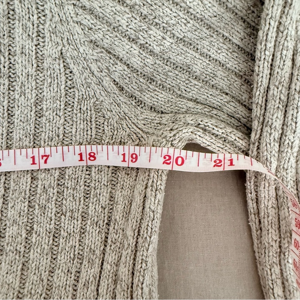 Lauren Ralph Lauren | Ribbed V-Neck Sweater | Silk Linen Cotton Blend - Picture 13 of 15